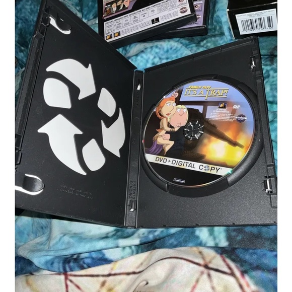 The Family Guy Star Wars Trilogy (DVD) - Picture 15 of 16